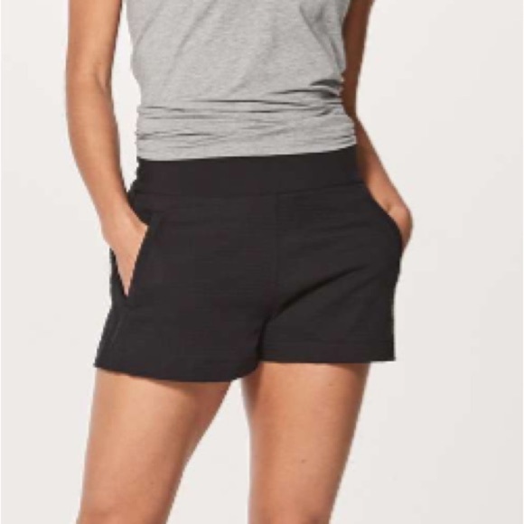 Lululemon Pack Light Black Pull-On Shorts size 8 - Picture 11 of 14
